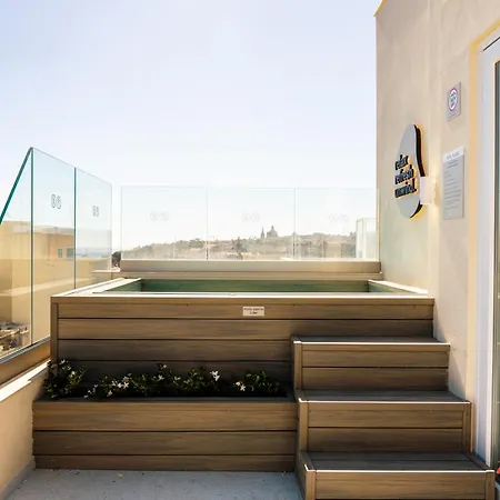 Stuart By Zzzing 4* Gzira