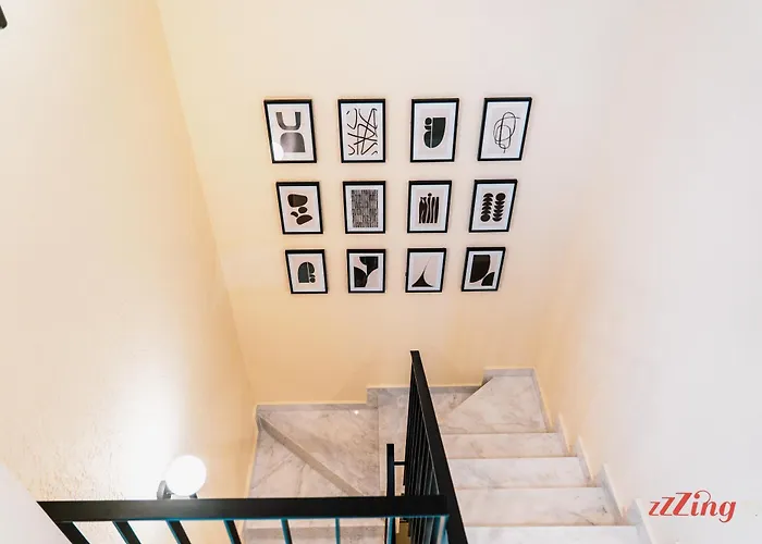 Πανσιόν Stuart By Zzzing