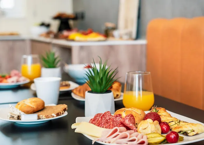 Stuart By Zzzing Гостевой дом Gzira